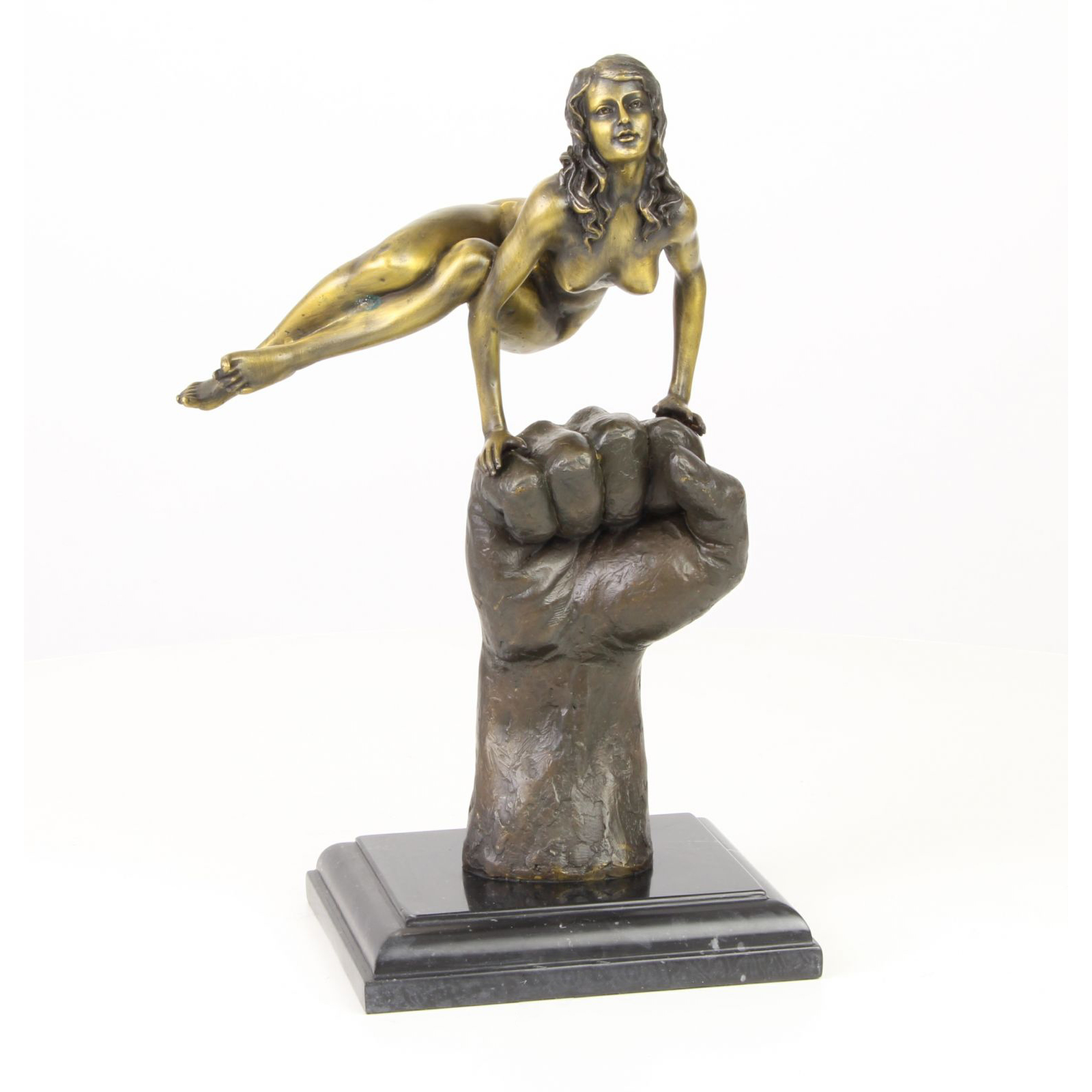 naked woman on the wrist statue