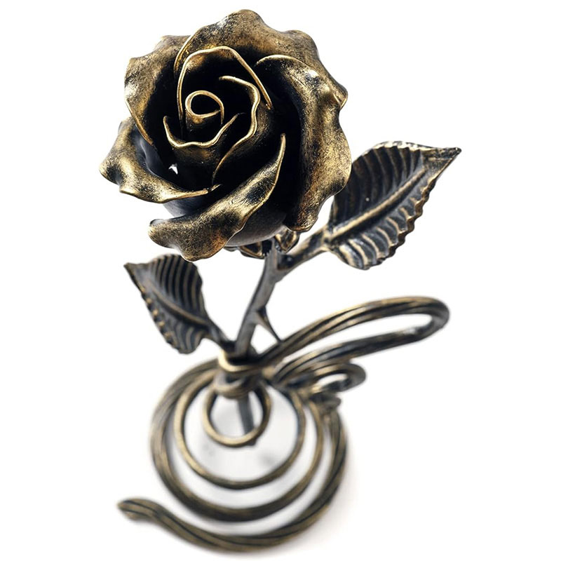 rose and snake staue