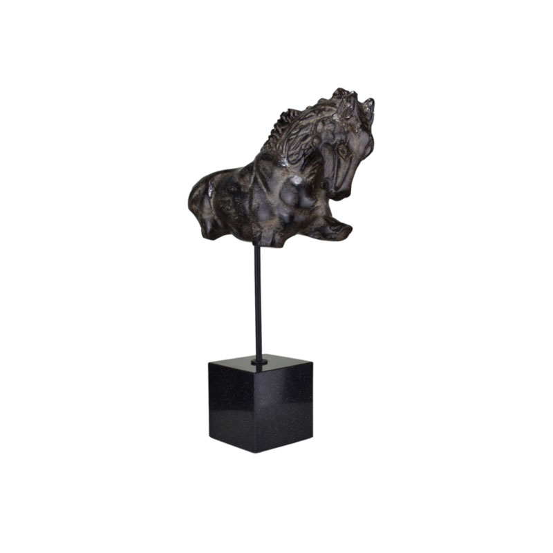 horse head figurine