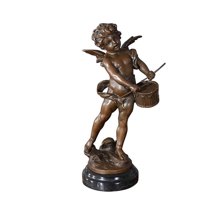 Little angel drummer sculpture