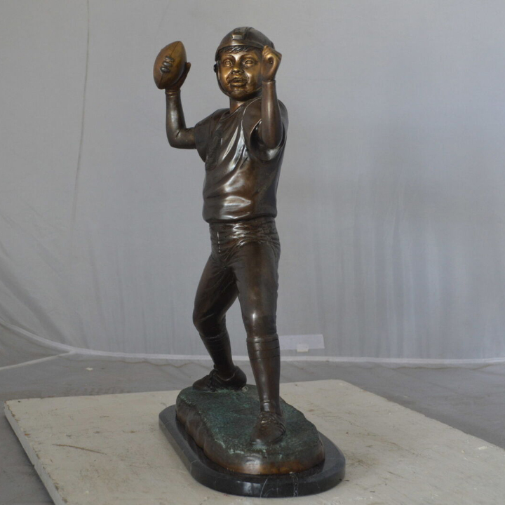 quarterback statue