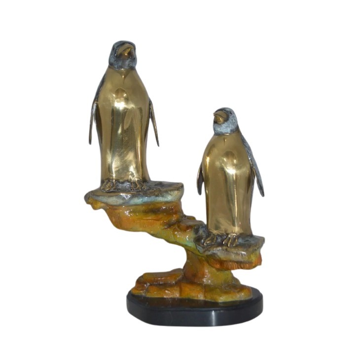 two penguins statue