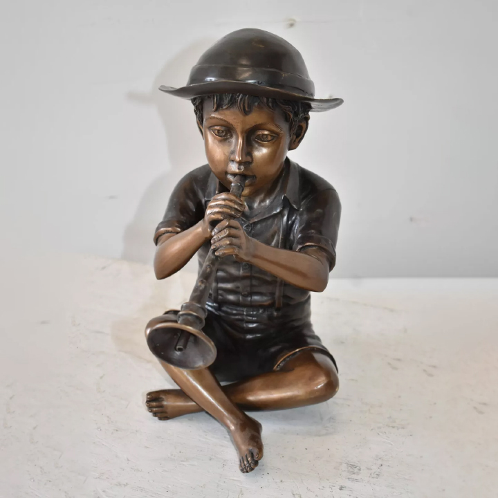 boy with flute fountain